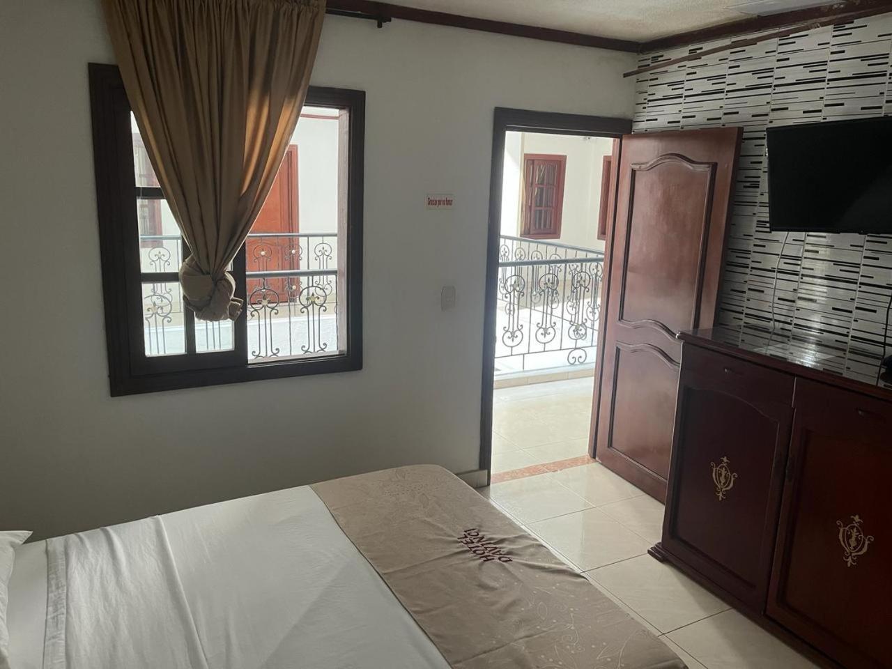 Hotel Davinci Calarcá מראה חיצוני תמונה